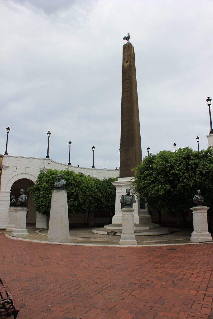 Monument on a walk around Casco Viejo