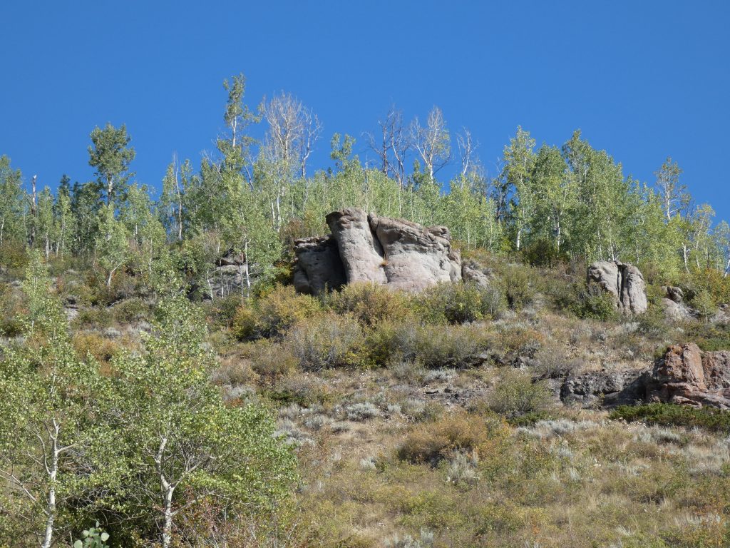 Interesting rock formation along the trail